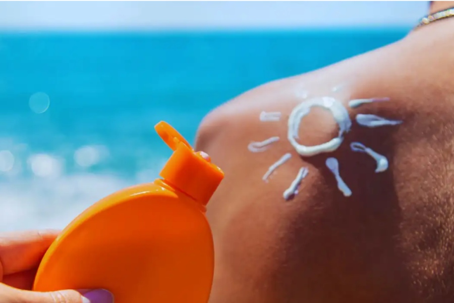 Безопасность на солнце: важность SPF и предотвращение рака кожи